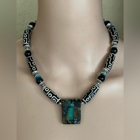 Adjustable 18-1/2 inch Tibetan Agate beads and Turquoise bead Necklace NWOT - Picture 9 of 10